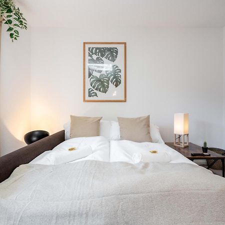 Moderne Wohnung Mit Parkplatz Ostermundigen Esterno foto