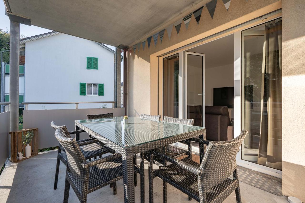 Moderne Wohnung Mit Parkplatz Ostermundigen Esterno foto